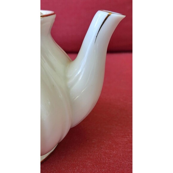 "REGAL MANOR FINE CHINA ROBINSON DESIGN GROUP IVORY TEAPOT WITH LID" Japan 1989 - Picture 4 of 12